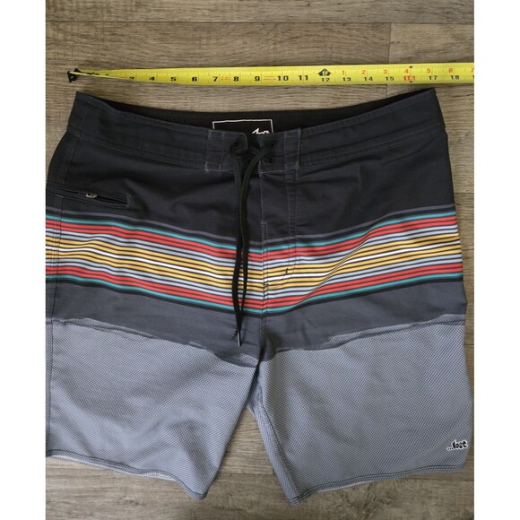 LOST Enterprises Striped Board Shorts Swim Trunks Size 34 - Picture 6 of 6